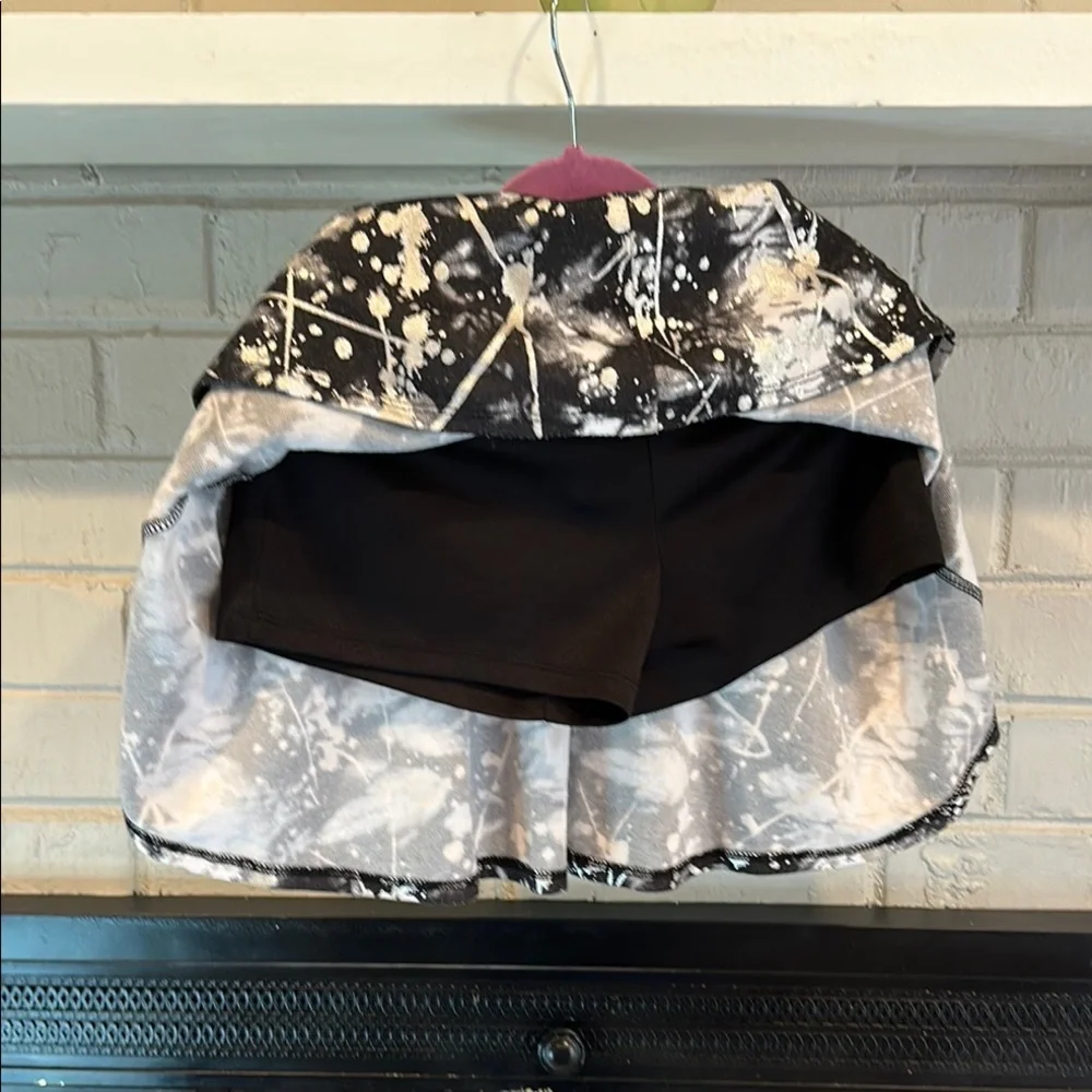 Justice Sz 12 Black and White Skater Mini Skirt EUC